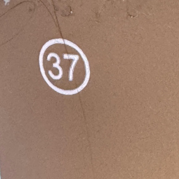 Lara Conte Beaded Bird Ruffel Comfortable Chunky
Heel Sandals - Picture 8 of 8